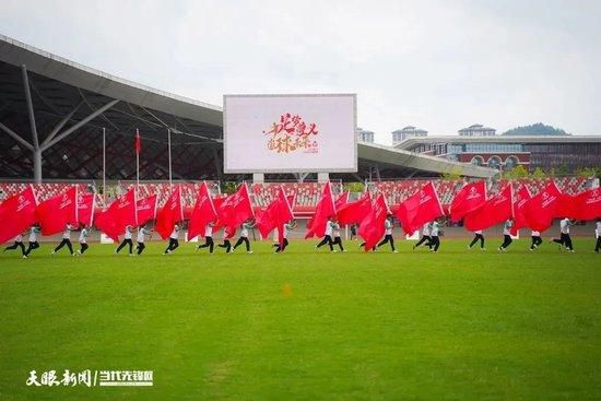 世体：皇马球场改建的停车场项目遭投诉 7547位居民联名抗议据西班牙媒体《世界体育报》报道，与皇马球场改建工作并行的停车场收到投诉。